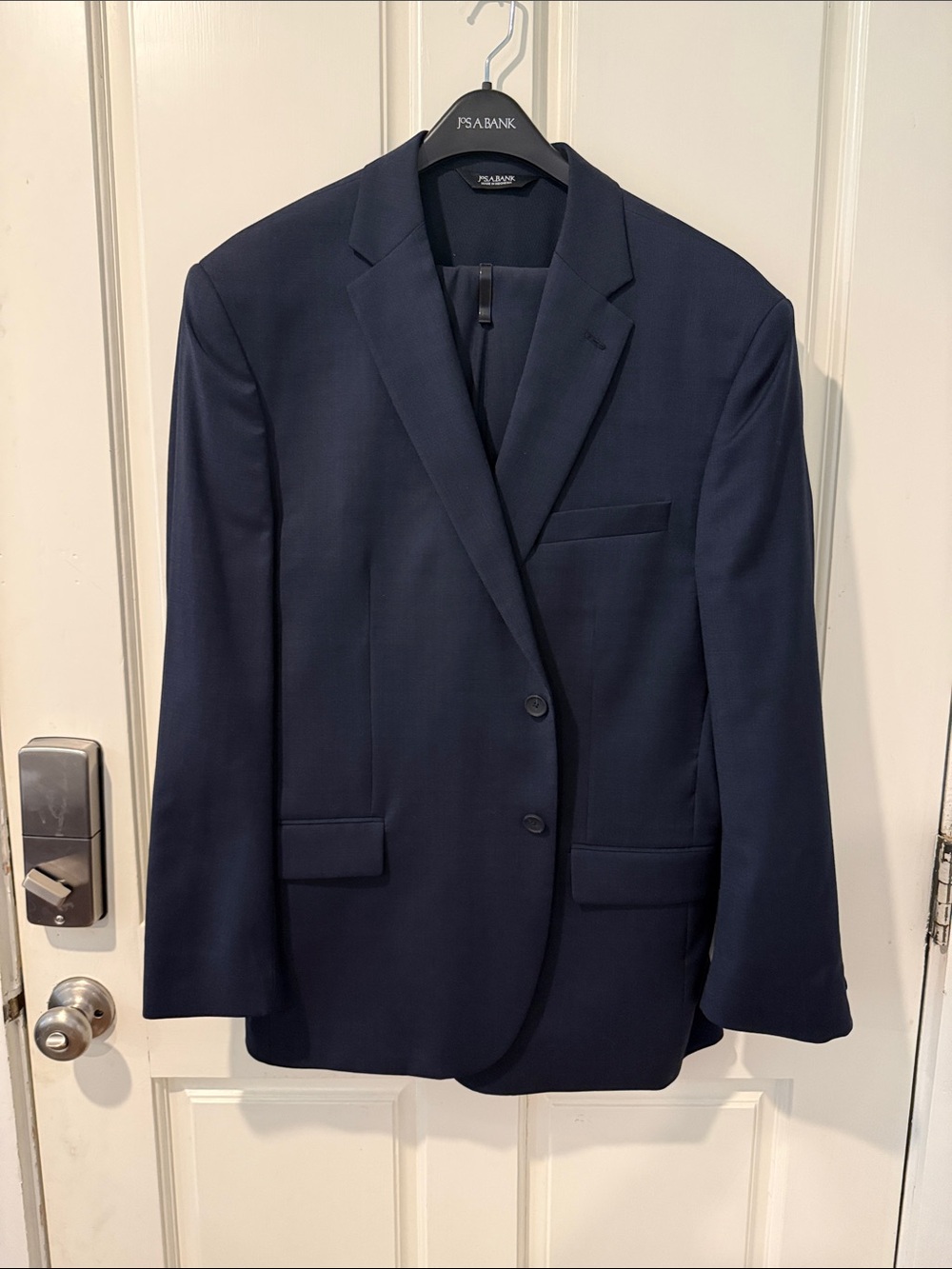 Jos. A. Bank Navy slim Fit Men's full suit